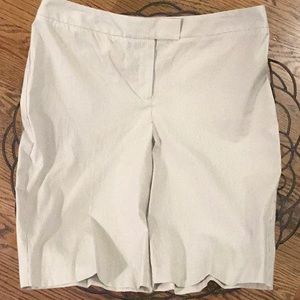 NWT Chico’s 8   (size 1 ) knee length shorts